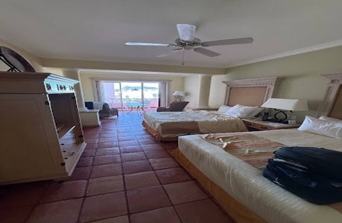 Los Cangrejos II y III Hotel | 2-bedroom hotel in beautiful Cabo San Lucas with AC and fitness room