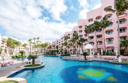 Los Cangrejos II y III Hotel | 2-bedroom hotel in beautiful Cabo San Lucas with AC and fitness room