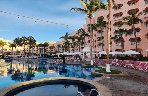 Los Cangrejos II y III Hotel | 2-bedroom hotel in beautiful Cabo San Lucas with AC and fitness room