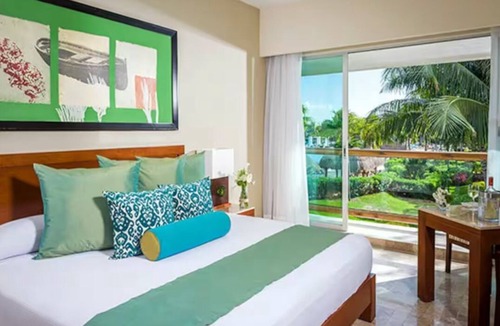 Centro Hotel | 2 Bedroom Hotel Suite in Dazzling Vidanta Resort at Riviera Maya