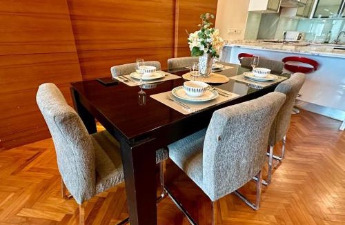 Tanjung Tokong Apartment | 2 bedroom Suite with Sea View At Straits Quay