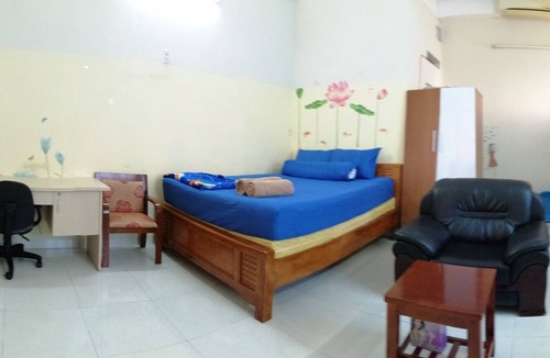 Vinh Hai Apartment | $2/day Motorbike - First Floor - TV with Netflix