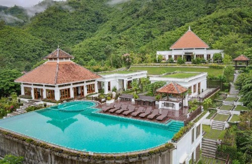 Bokeo Province Boat Rental | 2 days Mekong cruise package with Mekong Lover Cruise from Houay Xay to Luang Prabang or Mekong cruise from Luang Prabang to Huay Xai - Thailand