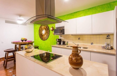 North End Apartment | 2 Deluxe 2BR Suites only 2' Walk from the Beach