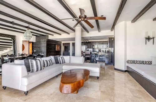 Zona Hotelera Hotel | 2 Relaxing 3BR Penthouses w/Spa Tubs & Sea Views – Close to San José Galleries