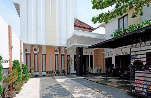 West Semarang Bed & Breakfast | 20 m² Bed and breakfast ∙ 3 guests