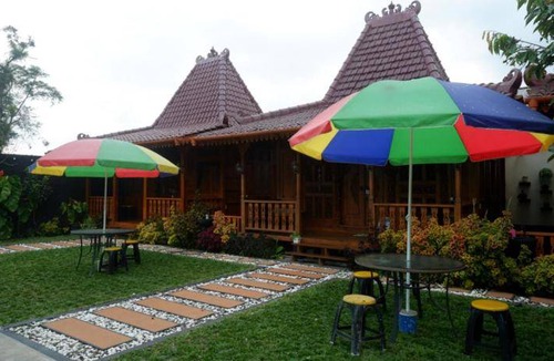 Wonosobo Hotel | 20 m² Hotel ∙ 4 guests