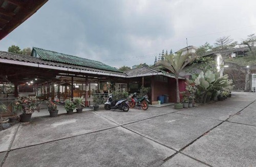 Cisarua Hotel | 20 m² Hotel ∙ 4 guests