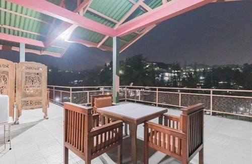 Cisarua Hotel | 20 m² Hotel ∙ 4 guests