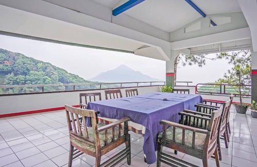 Tretes Hotel | 20 m² Hotel ∙ 8 guests