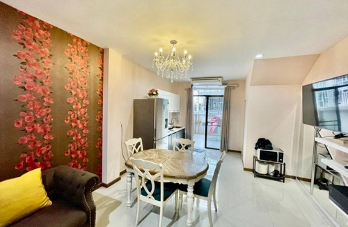 Khlong Kluea Apartment | 200 m² Apartment ∙ 4 bedrooms ∙ 12 guests