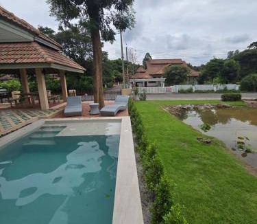 San Kamphaeng House | 200 m² House ∙ 2 bedrooms ∙ 7 guests