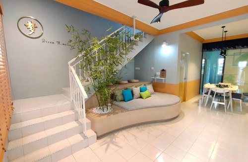 Daerah Kulai House | 200 m² House ∙ 4 bedrooms ∙ 16 guests