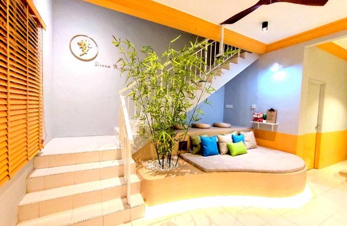 Daerah Kulai House | 200 m² House ∙ 4 bedrooms ∙ 16 guests