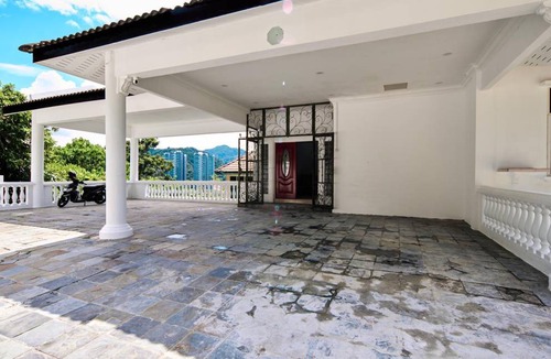 Tanjung Bungah House | 2000 m² House ∙ 5 bedrooms ∙ 22 guests