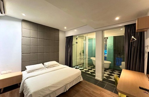 Taman Mount Austin Hotel | 21 m² Hotel ∙ 2 guests