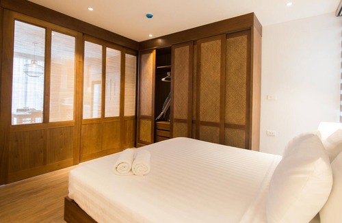 Cong Vi Apartment | 22Housing 81 Linh Lang