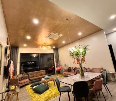 Kuching Apartment | 24'HR CHECK IN H'FLOOR SARADISE ECHELON KUCHING LUXURY BALCONY CONDO FACING AIRPORT 3R2B-2Cpark