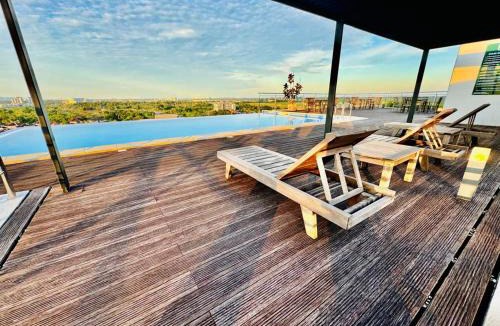 Kuching Apartment | 24'HR CHECK IN H'FLOOR SARADISE MERRITON RESIDENCY KUCHING LUXURY BALCONY FACING AIRPORT 3R2B-2Cpark