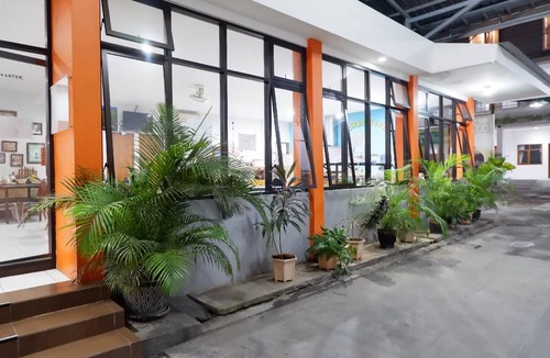 Jombang Hotel | 24 m² Hotel ∙ 10 guests