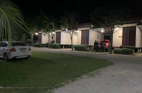 Lan Sak Hotel | 24 m² Hotel ∙ 3 guests