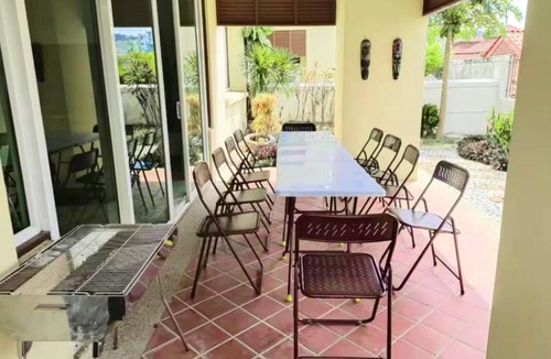 Batu Ferringhi Villa | 25 Guest Batu Ferringhi Miami Villa Bali style