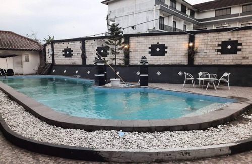 Megamendung Hotel | 25 m² Hotel ∙ 4 guests