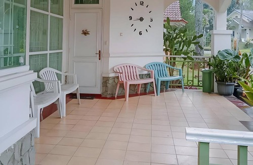 Cipanas Hotel | 25 m² Hotel ∙ 4 guests