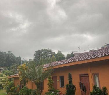 Cisarua Resort | 250 m² Resort ∙ 5 bedrooms ∙ 25 guests