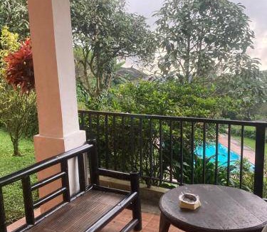 Cisarua Resort | 250 m² Resort ∙ 5 bedrooms ∙ 25 guests