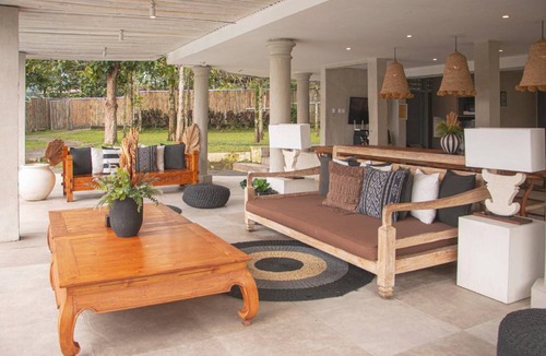 Cisarua Villa | 2500 m² Villa ∙ 5 bedrooms ∙ 25 guests