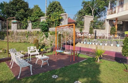 Caringin Villa | 260 m² Villa ∙ 5 bedrooms ∙ 20 guests