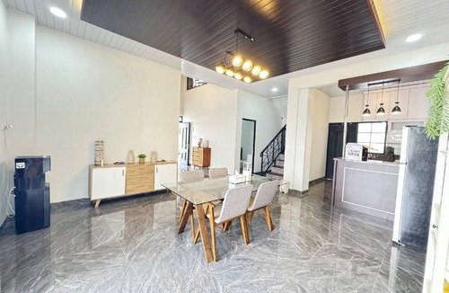 Sleman House | 275 m² House ∙ 3 bedrooms ∙ 10 guests