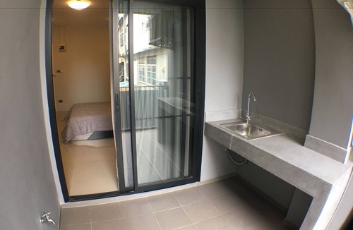 Phasi Charoen Hotel | 28 Place