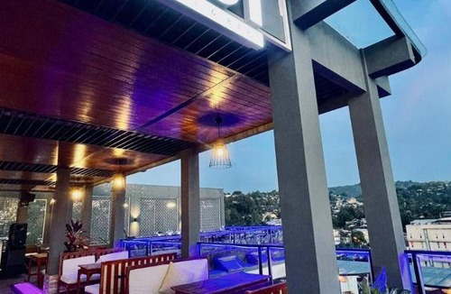 Ambon Hotel | 29 m² Hotel ∙ 10 guests