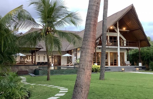 Gerokgak House | 290 m² House ∙ 4 bedrooms ∙ 8 guests