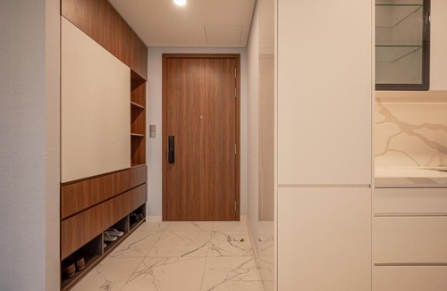 Thu Thiem Apartment | 2BR Classic Apart - Pool View