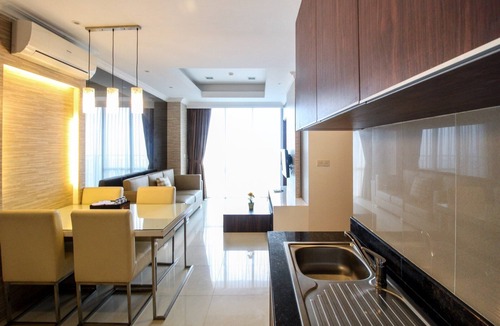 Kuningan Apartment | 2BR Deluxe Denpasar Residence Apartment By Travelio
