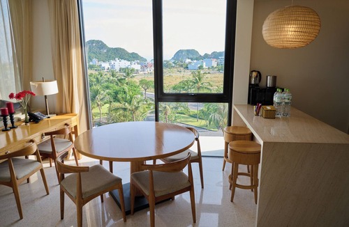 Ngu Hanh Son Apartment | 2BR Full Ocean view, 120sqm2 in Hyatt Resort/Great Pool, Gym and Sauna
