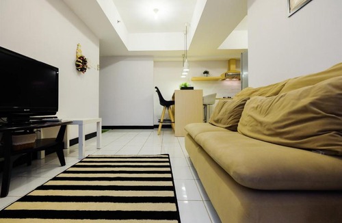 Karet Apartment | 2BR Pool View @ The Wave Apartment near Epicentrum Kuningan By Travelio