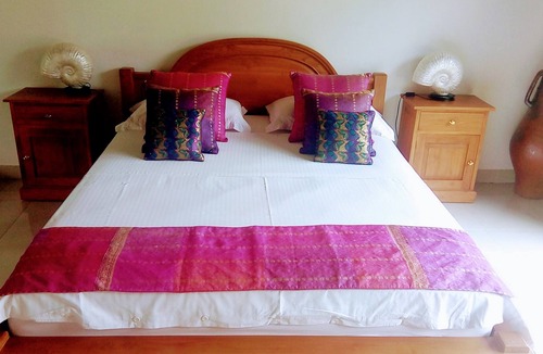 Senggigi Villa | 2BR Villa Paradise with swimming pool and jacuzzi near the beach of Senggigi.