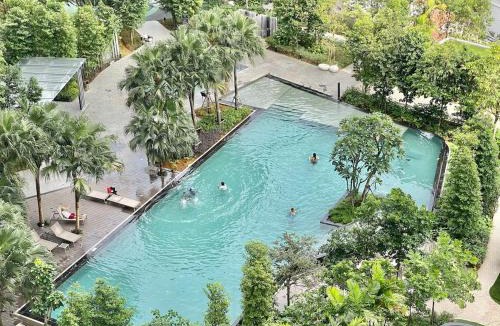 Imbi Apartment | 2min walk to TRX,KLCC view Gaming 2pax swimming pool