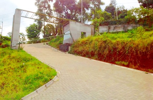 Ciburial House | 3 Bed Villa The Dago View