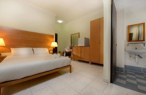 Kuala Teriang Apartment | 3 Bedroom Beachfront Apartment
