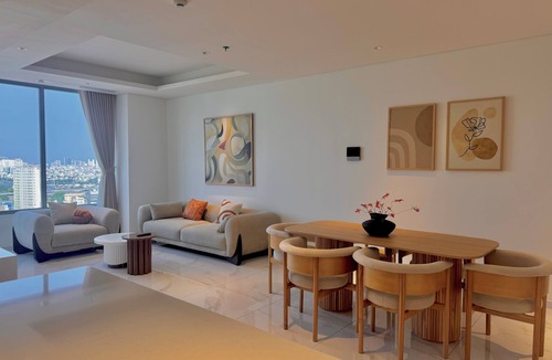 Phuong 1 Apartment | 3-bedroom apartment in amazing Hồ Chí Minh City with AC and Pool &Gym