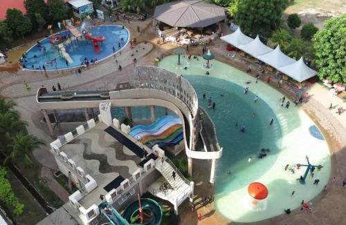Malacca City Resort | 3 Bedrooms at Lagoon Park Resort