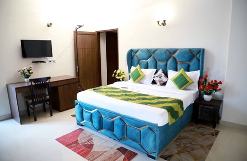 Saket Apartment | 3 BHK Apartment near to PVR, Max Hospital & Saket Mall