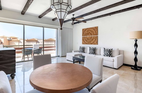 Zona Hotelera Hotel | 3 Coastal 2BR Suites w/Spa Bath – Walk to Plaza Mega Commercial & Markets