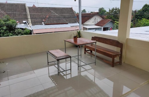 Ngemplak House | 3 kost exclusive ekonomi