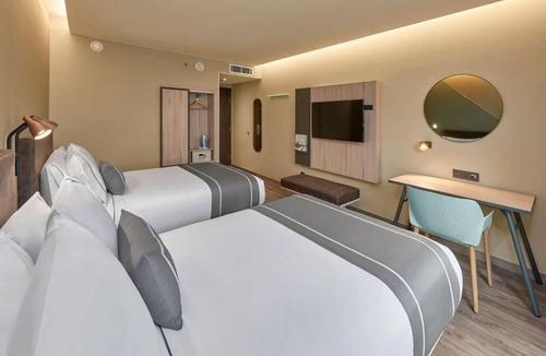 Cancun Hotel | 3 Units | Near Cancun Airport | Modern City Stay
